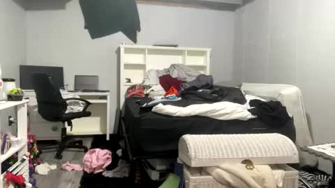 Snapshot of seadragon73 chatting on 02.13.25 seadragon73 online show from 02.13.25