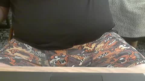 Snapshot of seathrough chatting on 03.09.25 Falco J online show from 03.09.25