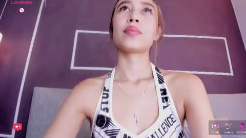 Snapshot of seattle_rousse chatting on 06.27.26 Rosie online show from 06.27.26