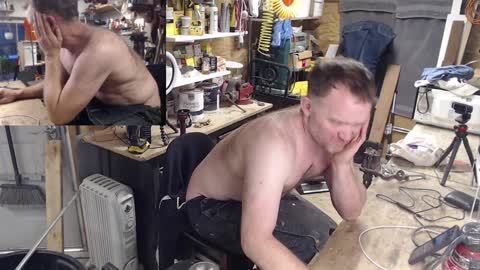 Snapshot of seattlemanwhore chatting on 12.27.24 Seattlemanwhore online show from 12.27.24