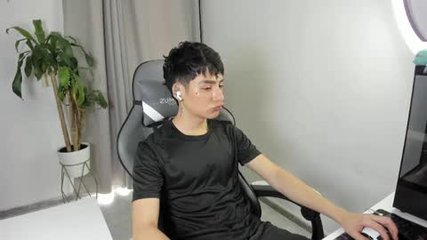 sebastian online show from 04.12.26