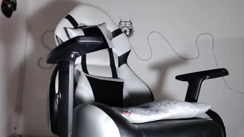 Sebastian online show from 10.19.25