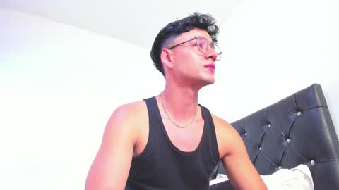 Snapshot of sebastian_dash chatting on 01.25.25 SEBAS online show from 01.25.25