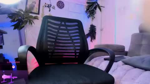 Snapshot of sebastianhilton chatting on 02.01.26 . INDEPENDENT MODEL online show from 02.01.26