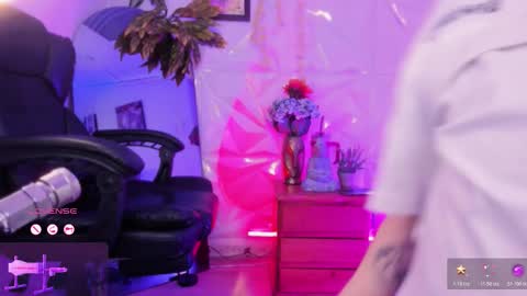 Snapshot of sebastianhilton chatting on 02.18.26 . INDEPENDENT MODEL online show from 02.18.26