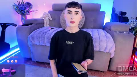     .  INDEPENDENT MODEL online show from 04.17.26