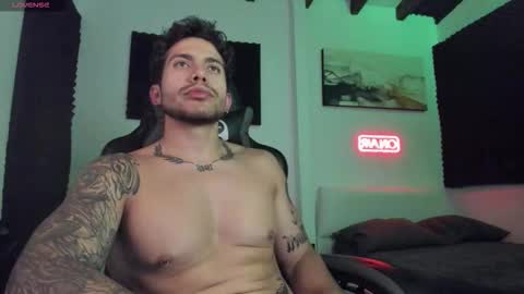 Lucian Sinclair online show from 11.28.25