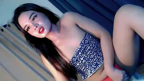 Snapshot of secret_affair18 chatting on 10.17.25 kwen online show from 10.17.25