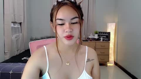 Snapshot of secret_lover22 chatting on 02.12.25 Chloe online show from 02.12.25