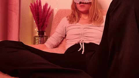 Anni online show from 12.25.24