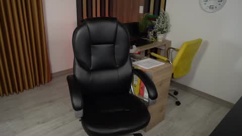 Snapshot of secretary_bj chatting on 01.04.25 secretary_bj online show from 01.04.25