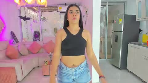 Snapshot of secrethause71605 chatting on 10.14.25 NIKOL online show from 10.14.25