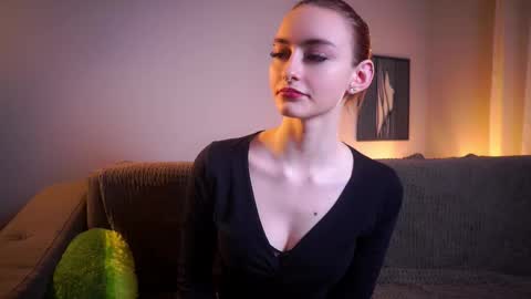 Lily online show from 12.22.25