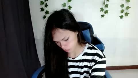 Snapshot of seducive_allea chatting on 11.03.25 seducive_allea online show from 11.03.25