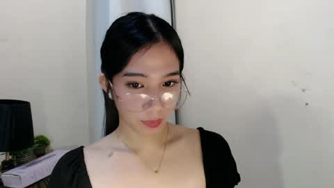 Snapshot of seductive_abia chatting on 06.23.26 JUST CALL ME ABIA online show from 06.23.26
