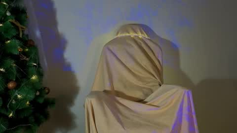 Snapshot of seductive_flower chatting on 12.16.25 Mali online show from 12.16.25