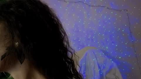 Snapshot of seductive_flower chatting on 12.19.25 Mali online show from 12.19.25