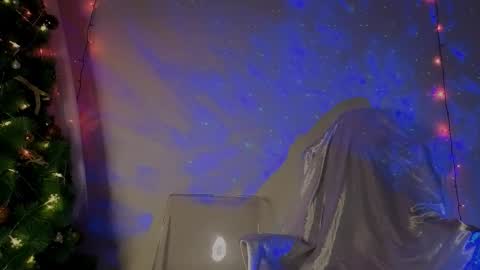 Snapshot of seductive_flower chatting on 12.21.25 Mali online show from 12.21.25