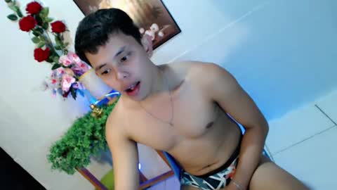 Snapshot of seductive_maxxx chatting on 06.13.26 Max online show from 06.13.26