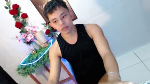 Snapshot of seductive_maxxx chatting on 06.19.26 Max online show from 06.19.26