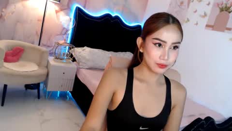 Snapshot of seductive_vana chatting on 09.09.25 Vanessa online show from 09.09.25