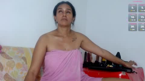 Snapshot of seductivespellvagina80 chatting on 05.30.26 Estefany online show from 05.30.26
