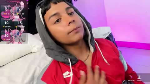 Snapshot of seductivo_jr chatting on 01.12.25 seductivo online show from 01.12.25