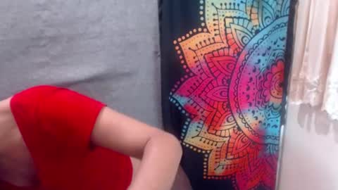 Julia Starlette online show from 12.15.25