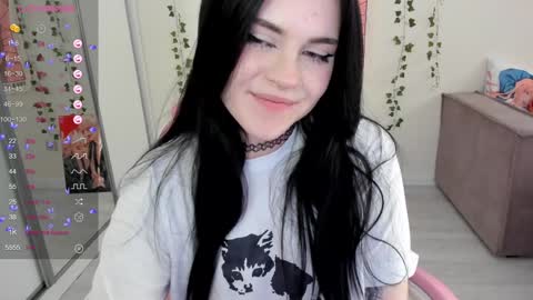 Snapshot of selena___cute chatting on 02.07.25 Selena online show from 02.07.25