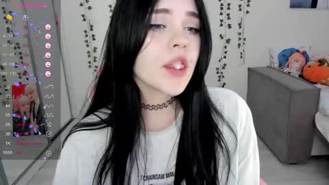 Snapshot of selena___cute chatting on 02.10.25 Selena online show from 02.10.25