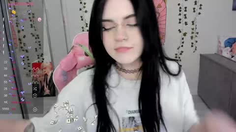 Snapshot of selena___cute chatting on 02.11.25 Selena online show from 02.11.25