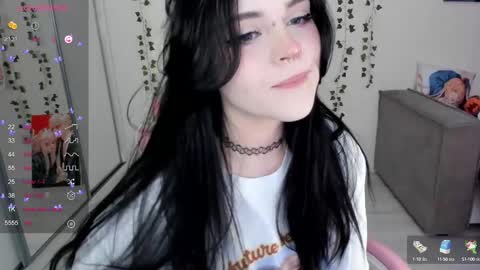 Snapshot of selena___cute chatting on 02.17.25 Selena online show from 02.17.25