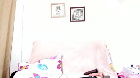 Snapshot of selena_jhonson1 chatting on 02.26.26 Karen online show from 02.26.26