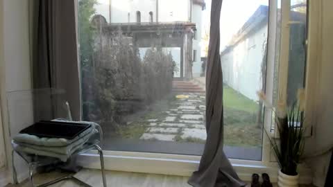 Selena online show from 02.10.25