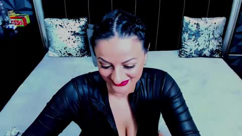 Selene online show from 02.28.25