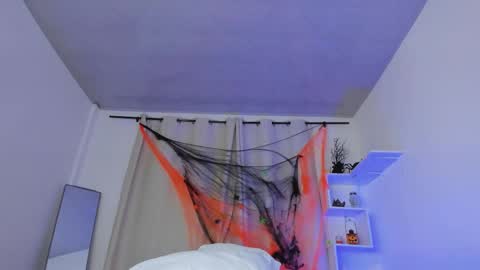 selenafox online show from 10.30.25