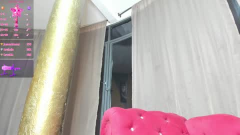 Snapshot of selenagomz chatting on 01.08.25 Selena online show from 01.08.25