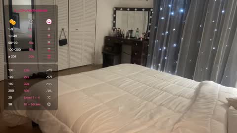 Selena Powe  online show from 01.10.25