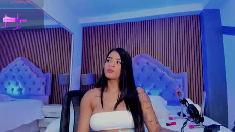 selenastonne online show from 09.17.25