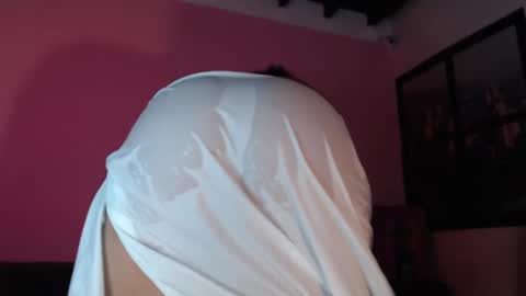 Snapshot of selene_gils chatting on 02.12.25 nathy online show from 02.12.25