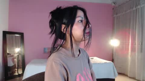 Snapshot of selene_gils chatting on 07.16.26 nathy online show from 07.16.26