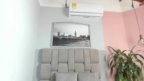 Snapshot of selene_tylor_ chatting on 10.19.25 Selene online show from 10.19.25