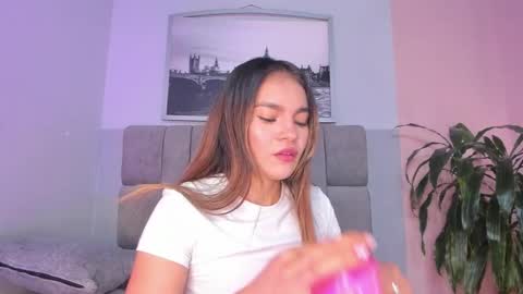 Snapshot of selene_tylor_ chatting on 11.06.25 Selene online show from 11.06.25