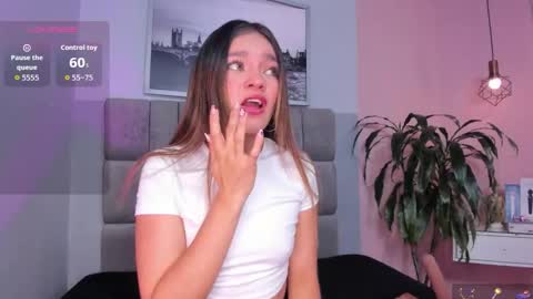 Snapshot of selene_tylor_ chatting on 11.28.25 Selene online show from 11.28.25