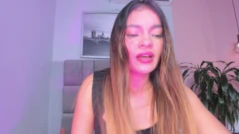 Snapshot of selene_tylor_ chatting on 12.04.25 Selene online show from 12.04.25