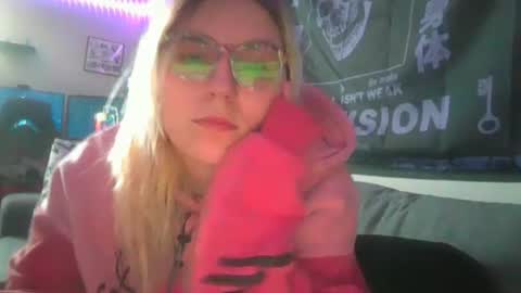 Snapshot of selenebaby chatting on 01.29.25 Selene online show from 01.29.25