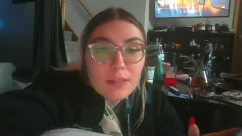 Snapshot of selenebaby chatting on 03.10.25 Selene online show from 03.10.25