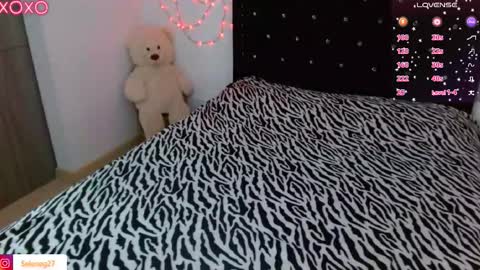 Snapshot of seleneg chatting on 09.10.25 Selene G online show from 09.10.25