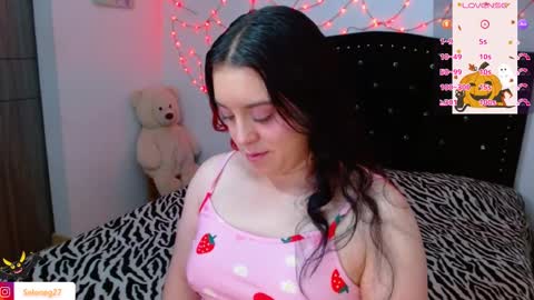 Snapshot of seleneg chatting on 10.07.25 Selene G online show from 10.07.25