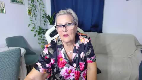 Selenna online show from 11.26.25